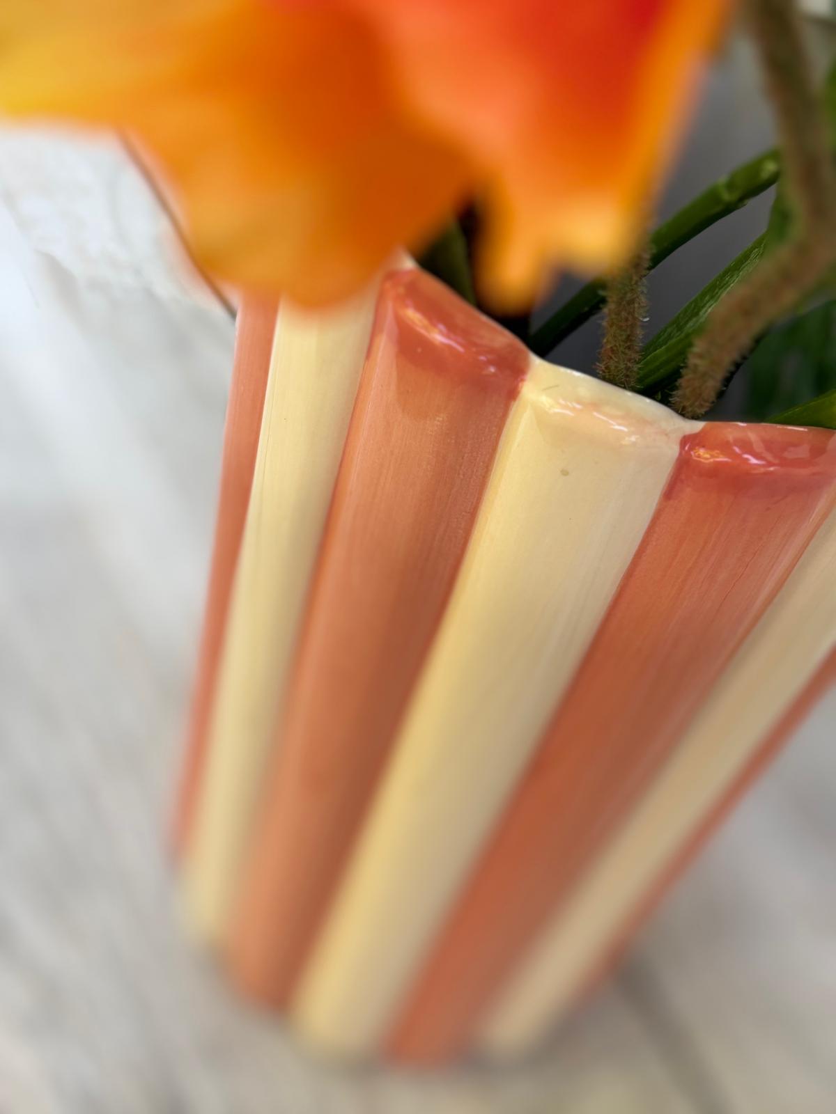keramieken vaas voor zijdenbloemen retro
