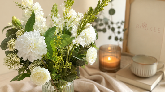 Waarom sommige kunstbloemen er natuurlijk uitzien... en andere niet