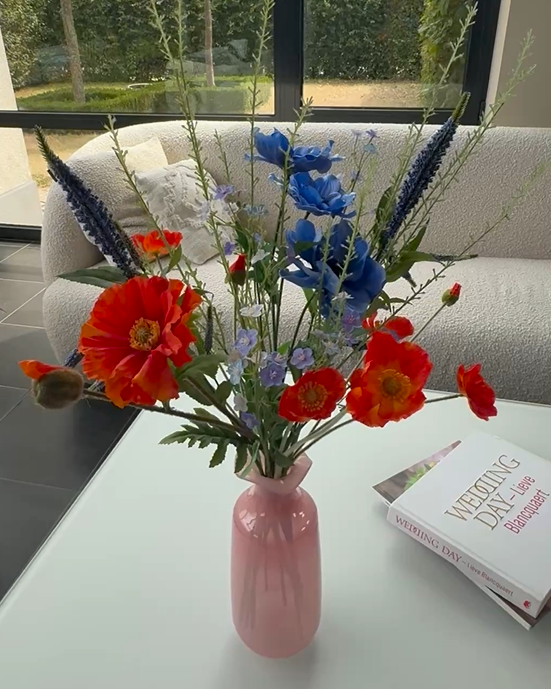 Zijdebloemen boeket rood en blauw