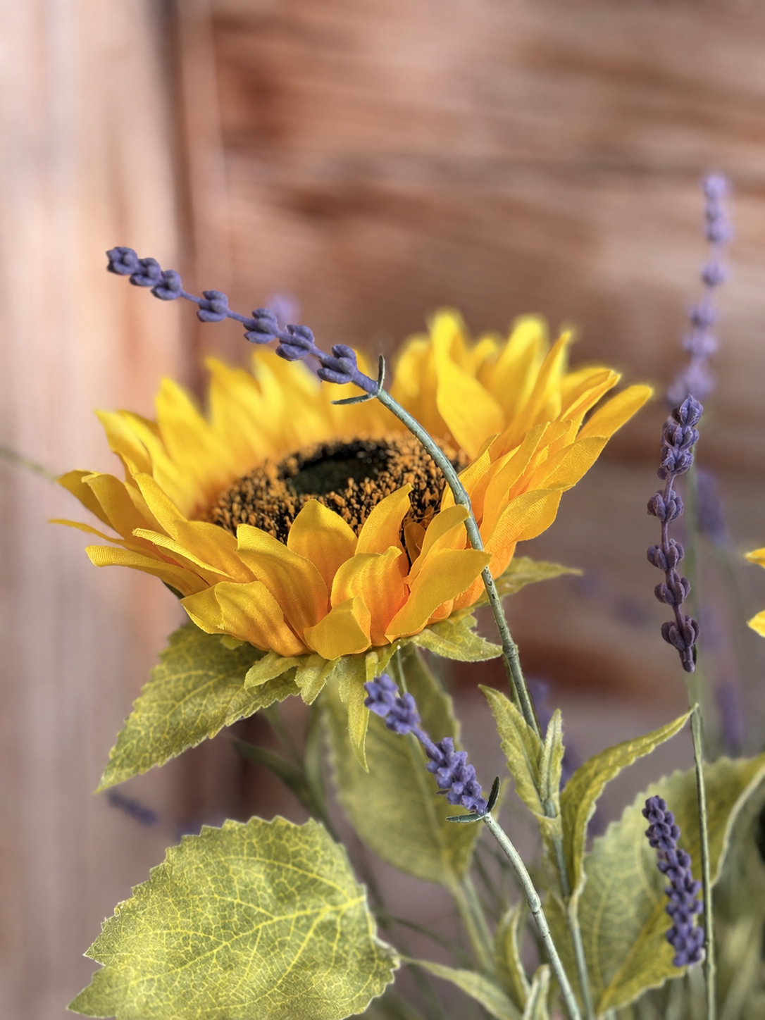 zijden zonnebloem en lavendel