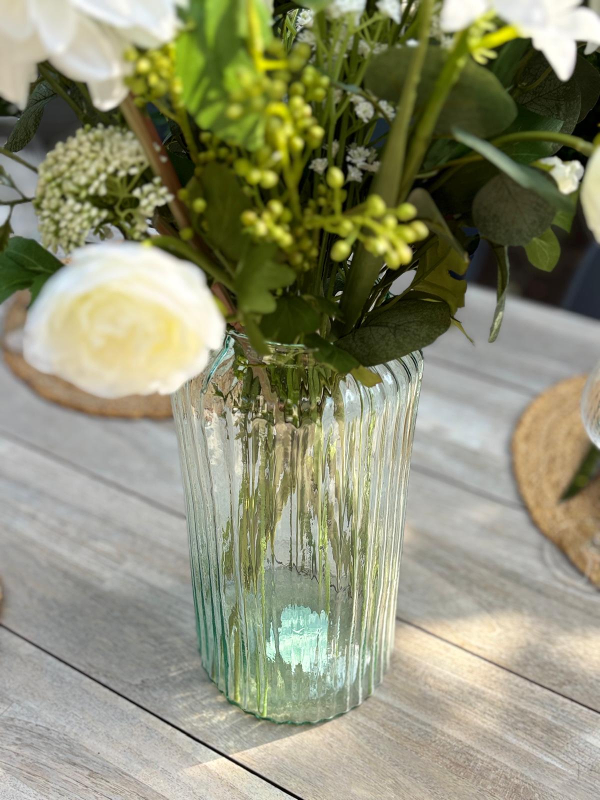 glazen vaas voor zijdebloemen groen