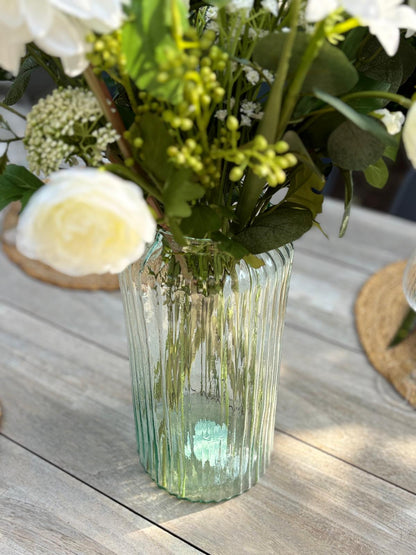 glazen vaas voor zijdebloemen groen