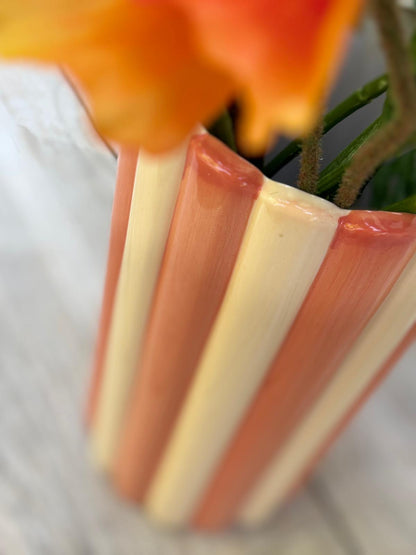 keramieken vaas voor zijdenbloemen retro