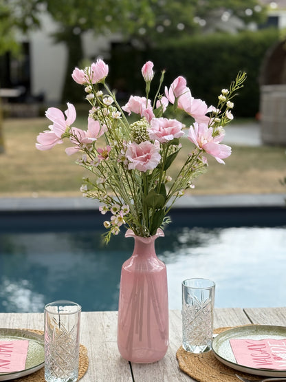 Zijden boeket met cosmos en lisiahthus