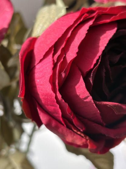 Rose Romance burgundy | zijden boeket met rozen