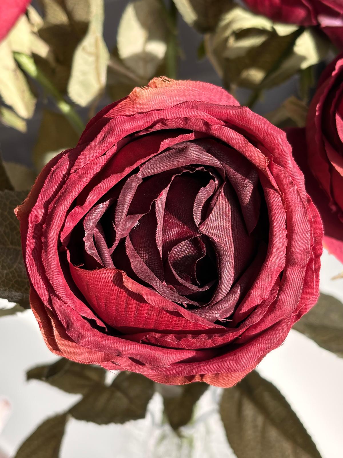 Rose Romance burgundy | zijden boeket met rozen