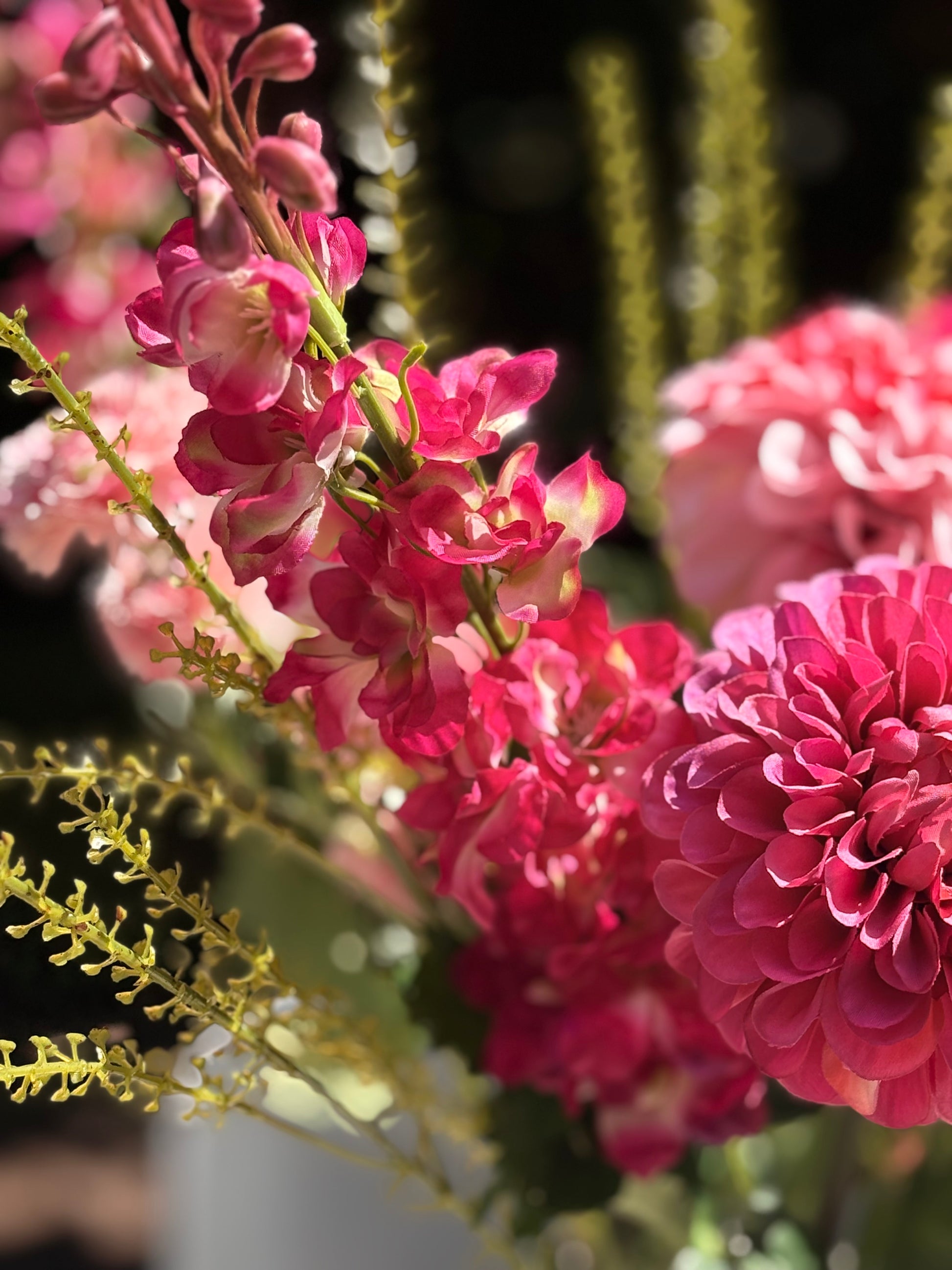 zijdebloem delfinium roze fuchsia